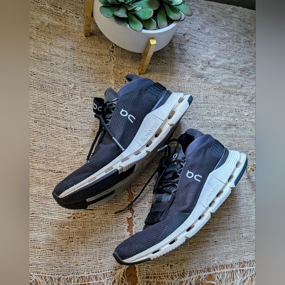 On Running Cloudnova Men´s Shoes in Black